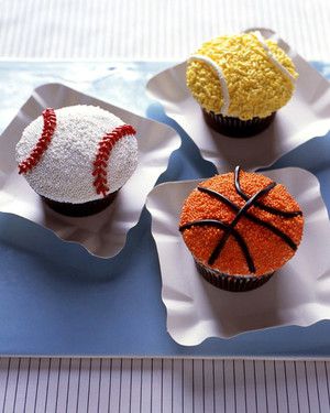 Home Run Cupcakes 