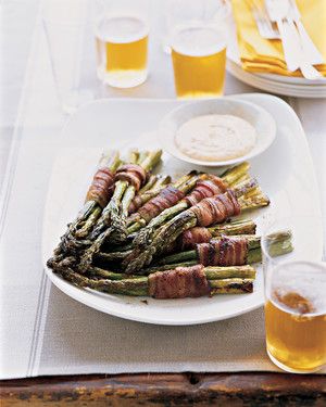 Bacon-Wrapped Asparagus Bundles with Spicy Dipping Sauce 