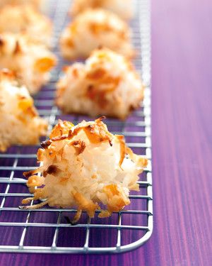 Coconut-Apricot Macaroons 
