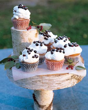 Huckleberry Cupcakes with Sweet Cream 