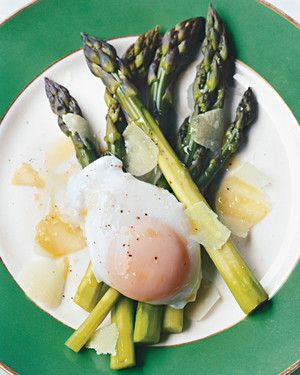 Asparagus with Poached Egg 
