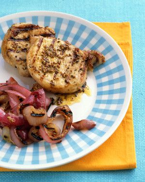 Mustard-Coated Pork Chops and Onions 
