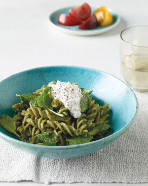 Whole-Wheat Pasta with Pumpkin-Seed and Spinach Pesto 