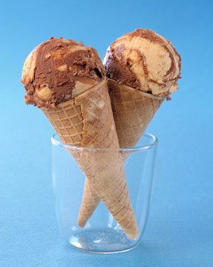Peanut-Butter Chocolate Ice Cream Cones 