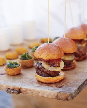 Mini Burgers with Caramelized Onions 