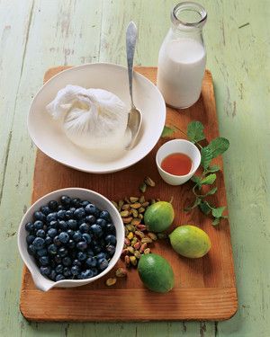 Blueberry-Yogurt Fool 