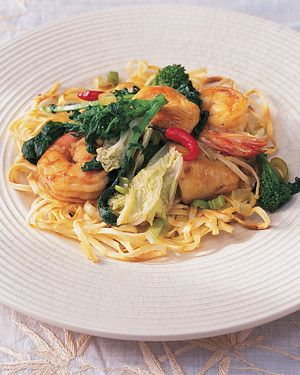 chicken stir-fry with noodles 