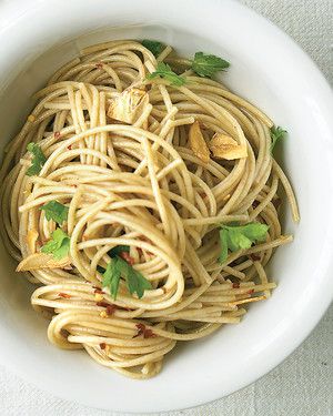 Whole-Wheat Spaghetti with Garlic Oil 