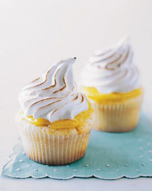Seven-Minute Frosting for Lemon Meringue Cupcakes 