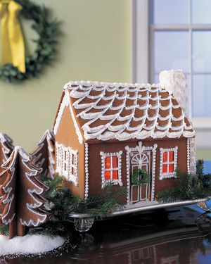 Snow-Swept Gingerbread Cottage 