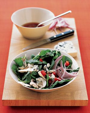 Spinach Salad with Mushrooms and Blue Cheese 