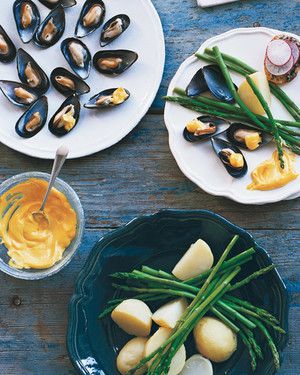 Chilled Mussels with Saffron Mayonnaise 