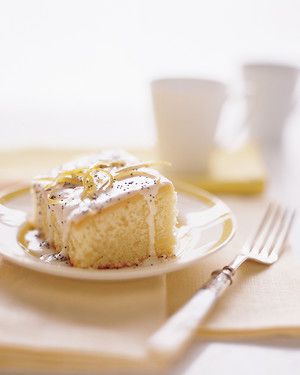 Lemon-Poppyseed Snacking Cake 