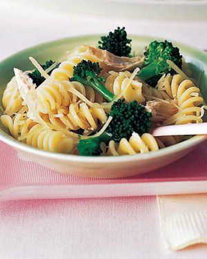 Fusilli With Broccoli and Chicken 