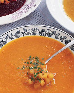 Roasted Acorn Squash Soup with Horseradish and Apples 