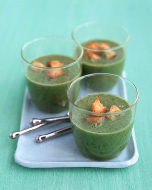 Lettuce and Pea Soup with Croutons 