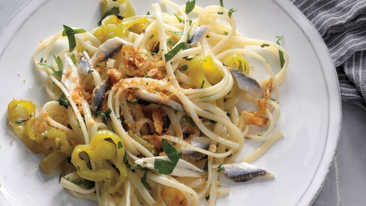 Linguine with Boquerones, Peppers, and Breadcrumbs 