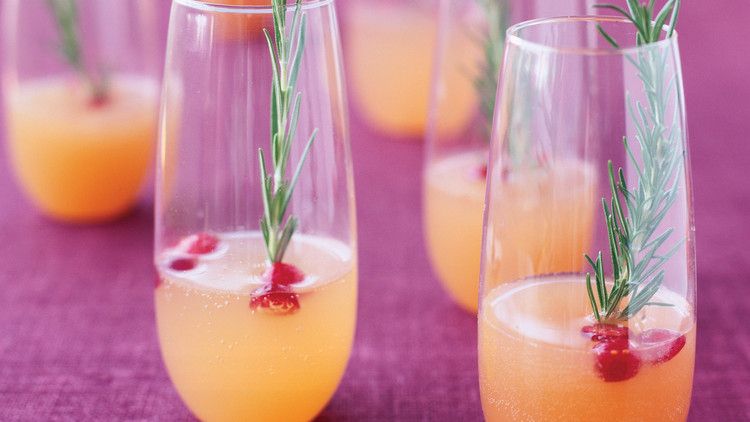 Sparkling Pear and Cranberry Cocktail 
