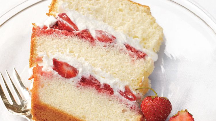 Chiffon Cake with Strawberries and Cream