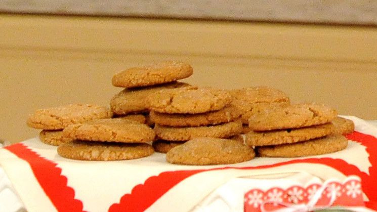 Dairy- and Egg-Free Molasses Cookies 