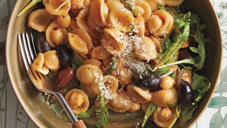 One-Pan Orecchiette with Chickpeas and Olives