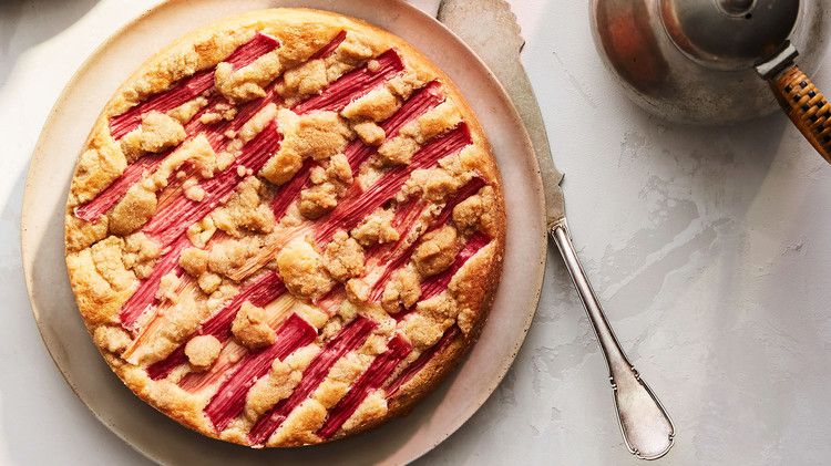 rhubarb crumb cake recipe circle plate