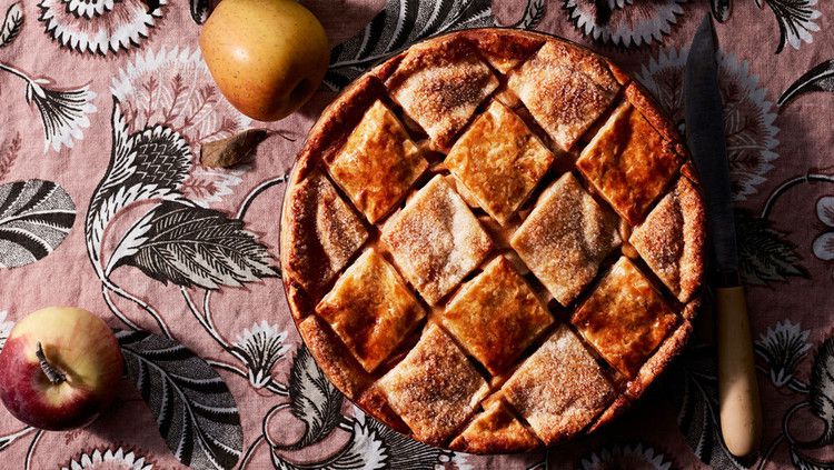 decorative tile double-crust apple pie