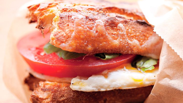 Egg-and-Tomato Breakfast Sandwich To Go 