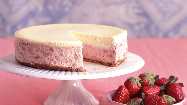 Strawberries-and-Cream Cheesecake 