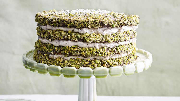 pistachio cannoli cake