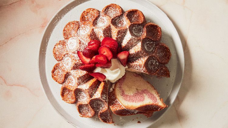 strawberry-swirl bundt cake recipe
