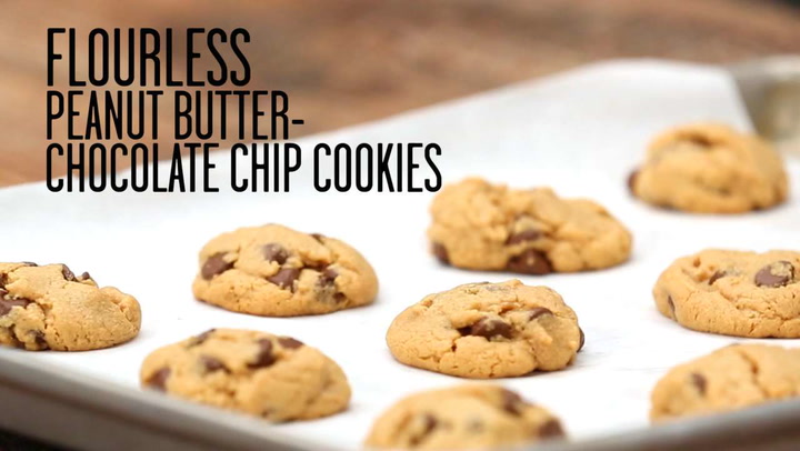 How to Make Flourless Peanut Butter-Chocolate Chip Cookies