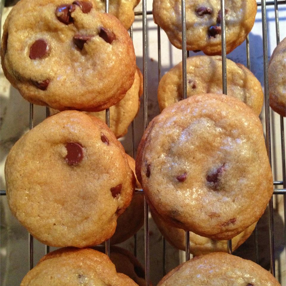 Dairy-Free Chocolate Chip Cookies with Coconut Oil kndritter