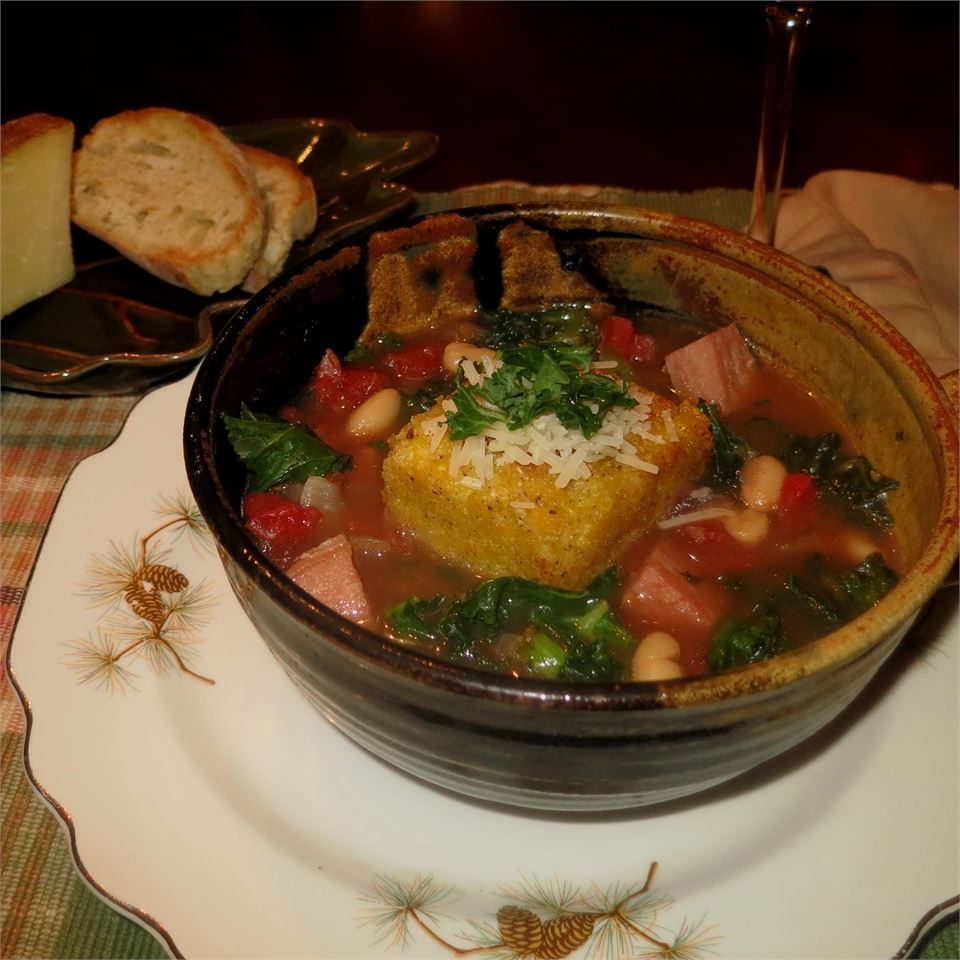 Rustic Tuscan Soup with Kale 