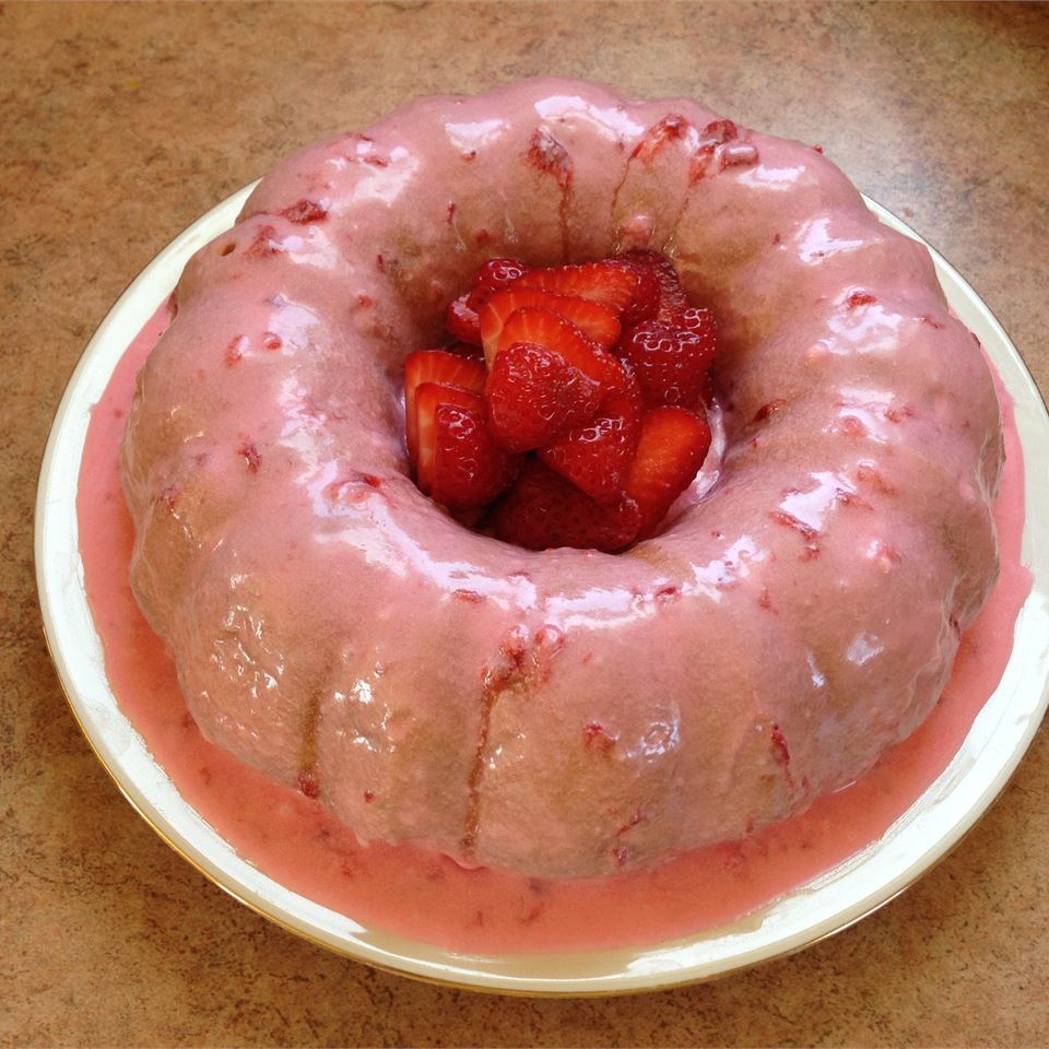 Aunt Kate's Strawberry Cake 