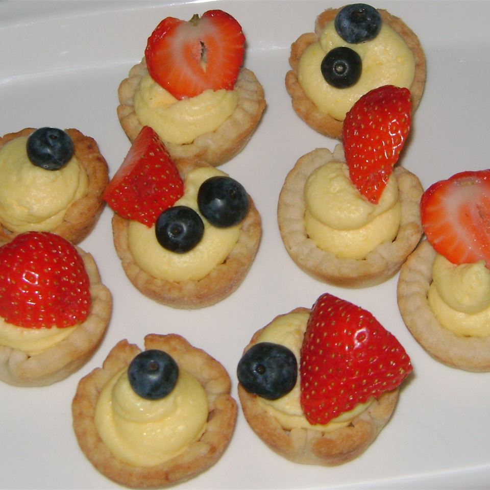 JELL-O Patriotic Mini Fruit Tarts 