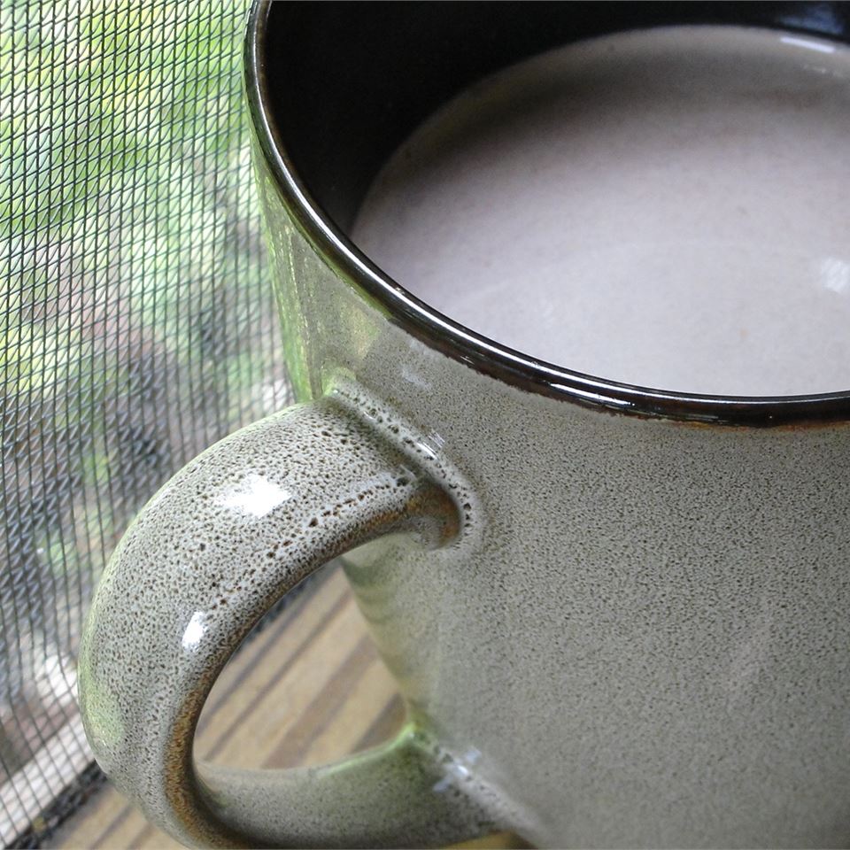 Simplest Hot Chocolate (with Maple Syrup and No Refined Sugar) 