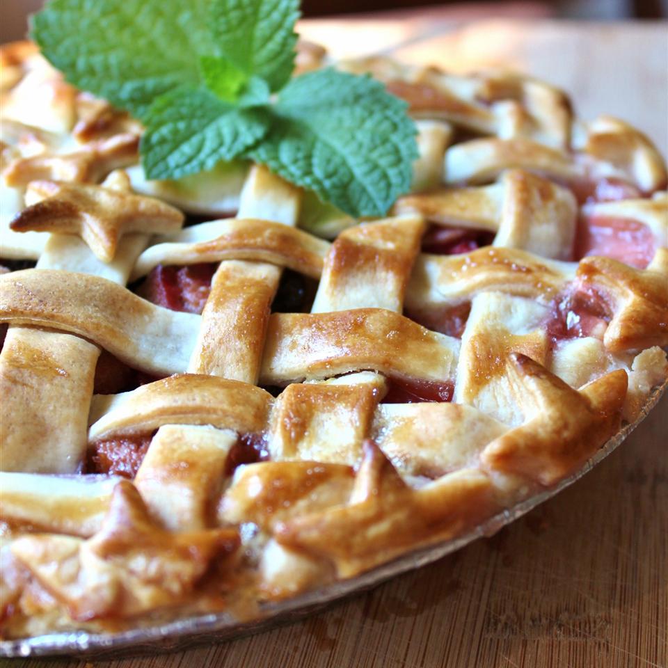 Strawberry Raisin Rhubarb Pie