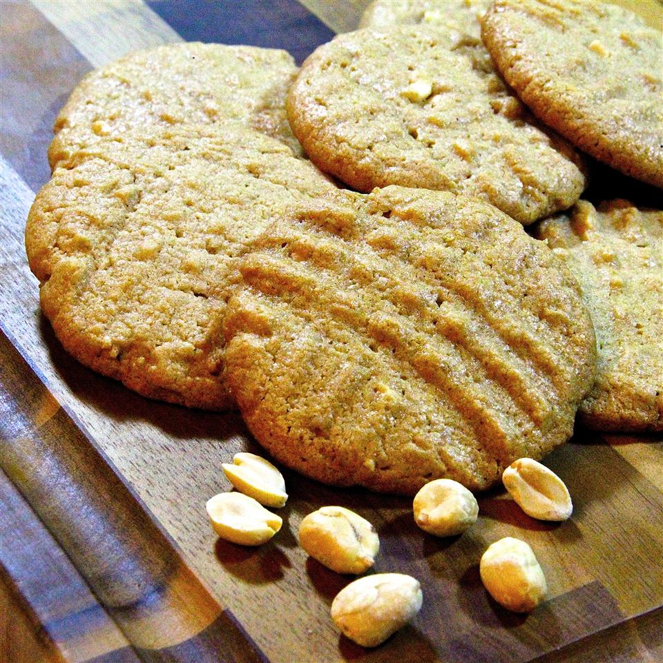 Light and Soft Peanut Butter Cookies 