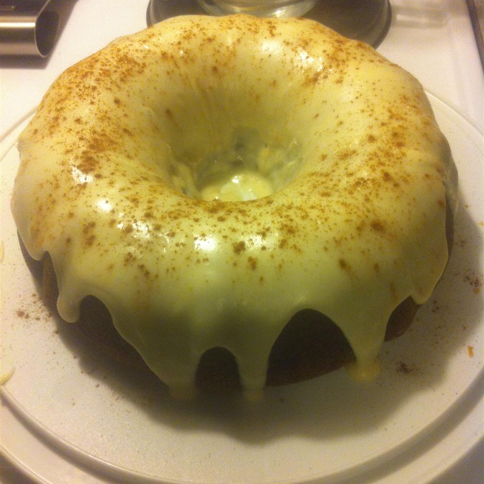 Holiday Pumpkin Cake with Rum-Cream Cheese Glaze Taina2013