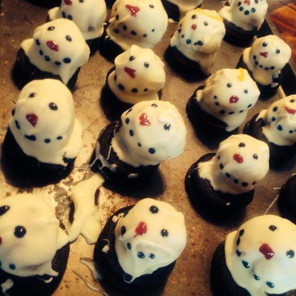 Melting Snowmen OREO Cookie Balls 