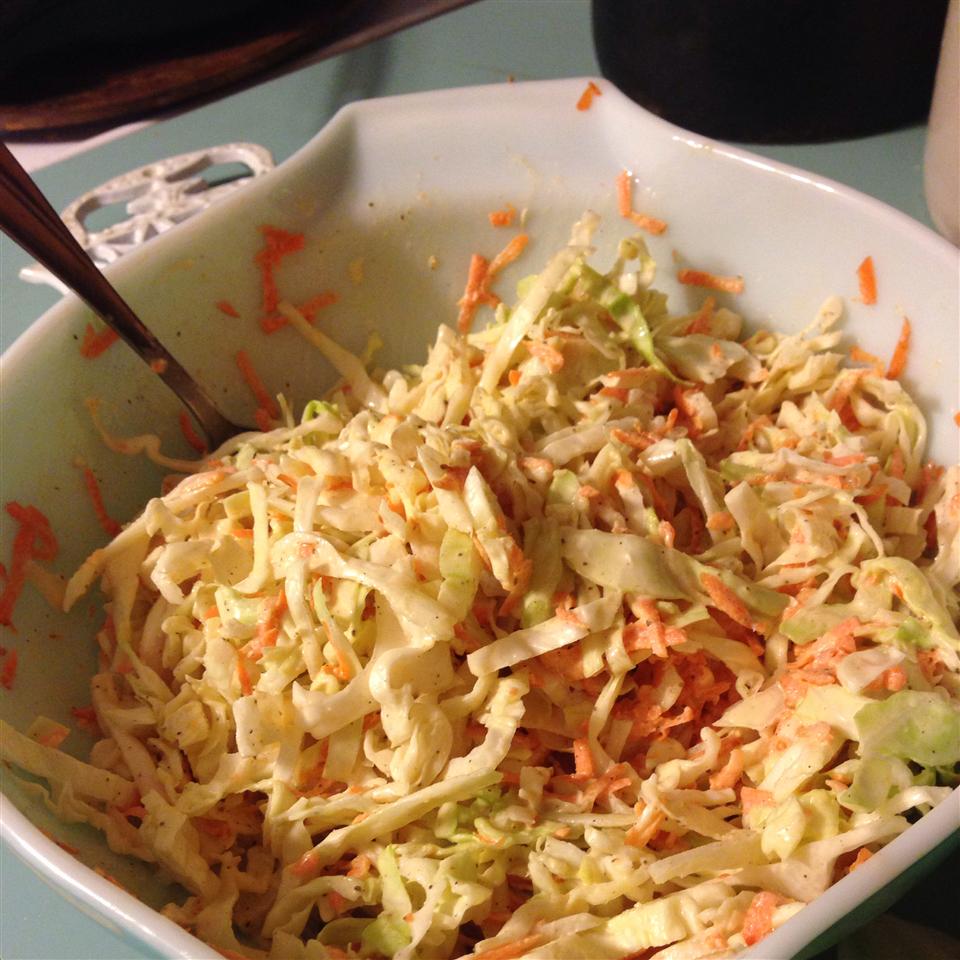 Traditional Creamy Coleslaw 