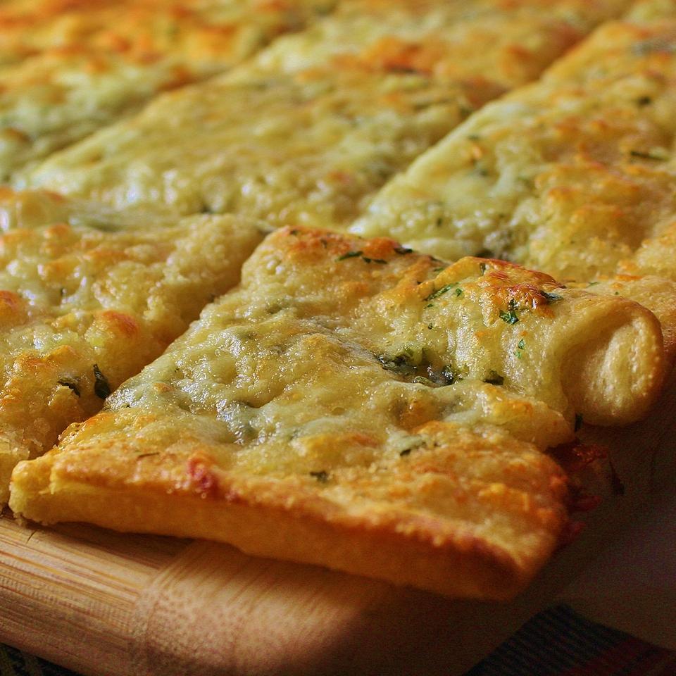 Garlic-Cheese Flat Bread 