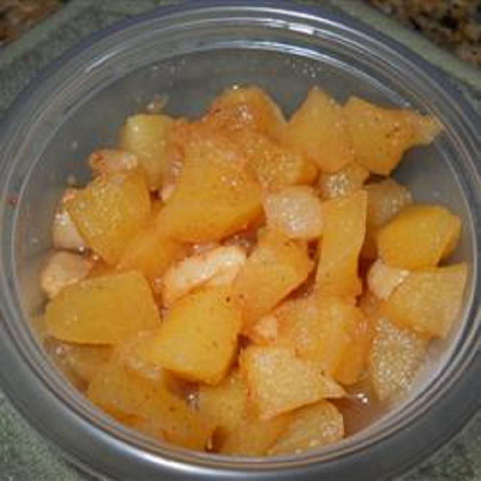 Quick and Easy Chunky Microwave Maple Cinnamon Apple/Pear Sauce Denise