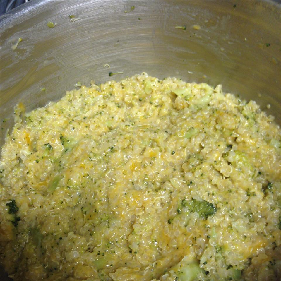 Cheesy Broccoli Quinoa 