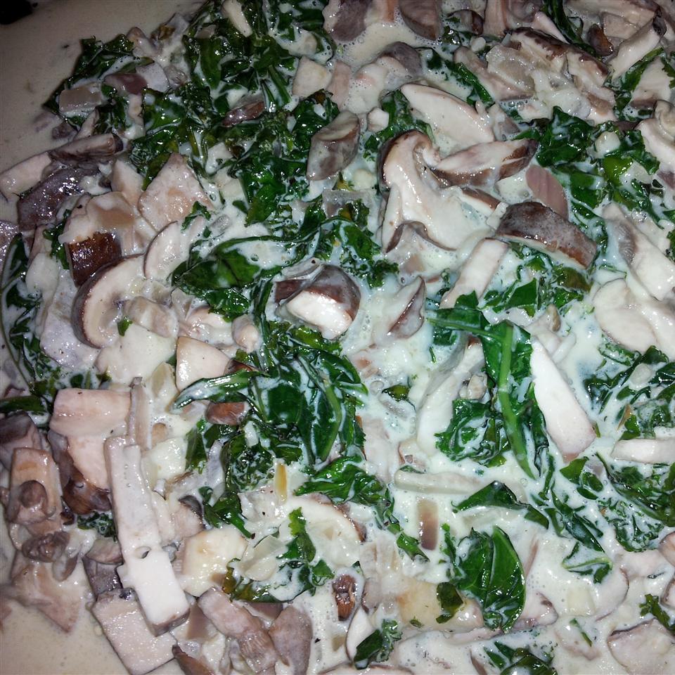Delicious Creamed Kale With Mushrooms Mare