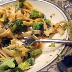 Broccoli and Garlic Penne Pasta 
