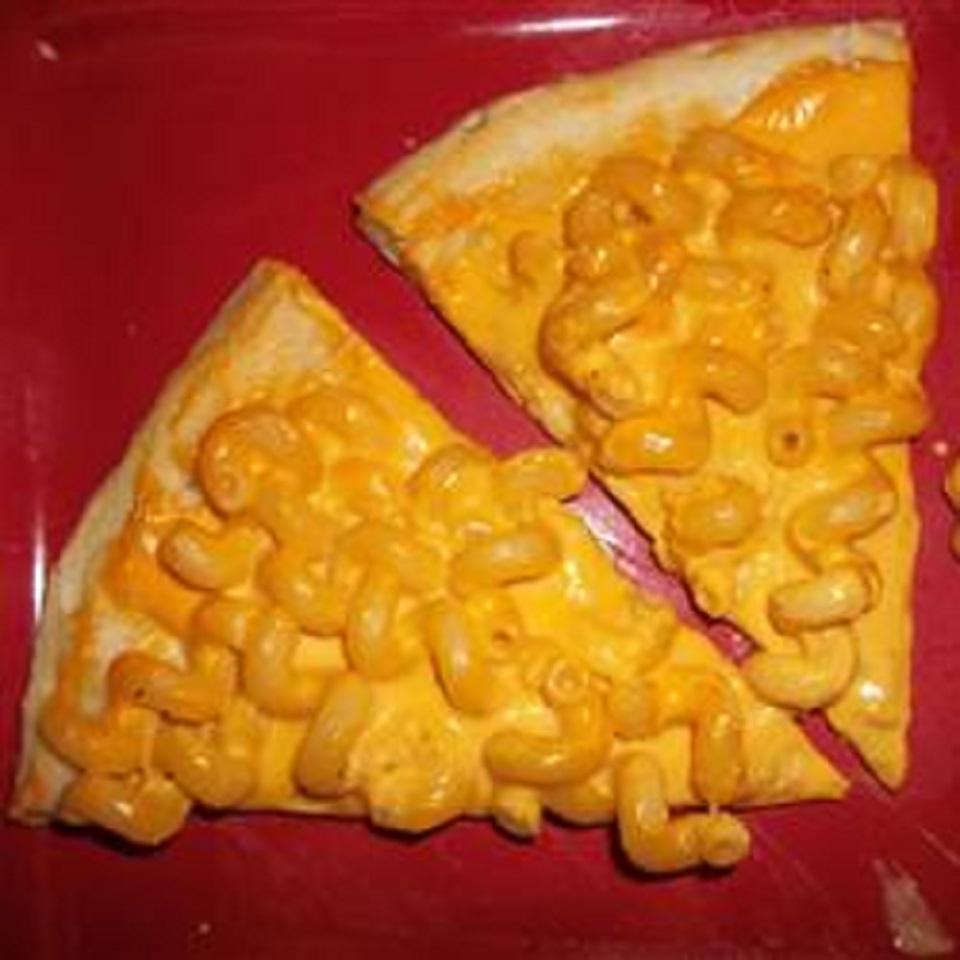 Easy Mac and Cheese Pizza JMU Jen