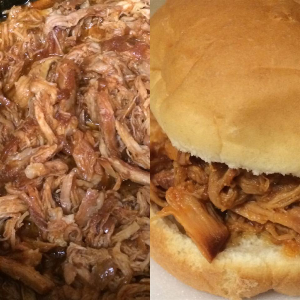 Campbell's&reg; Slow-Cooked Pulled Pork Sandwiches 