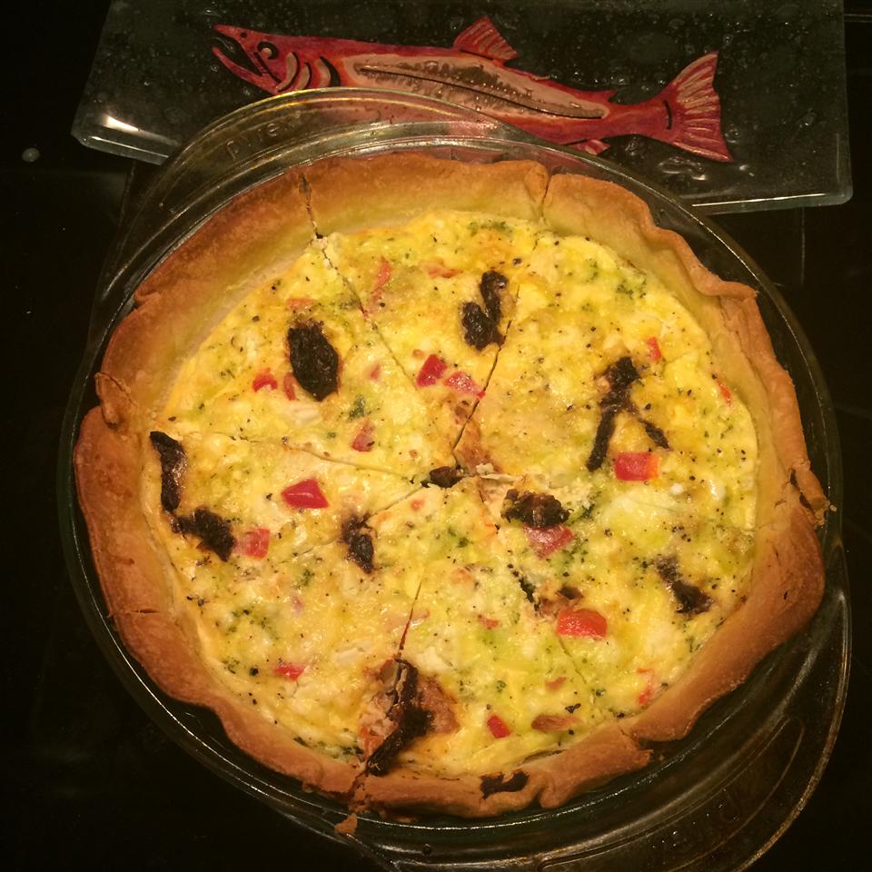Pesto, Goat Cheese, and Sun-dried Tomatoes Quiche 